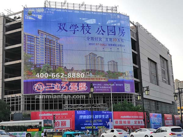 山西大同超高六层分段大型三面翻广告牌案例施工图片